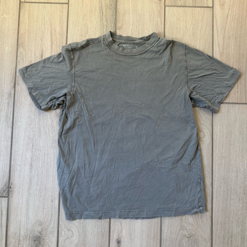Abercrombie & Fitch Gray Crewneck Tee